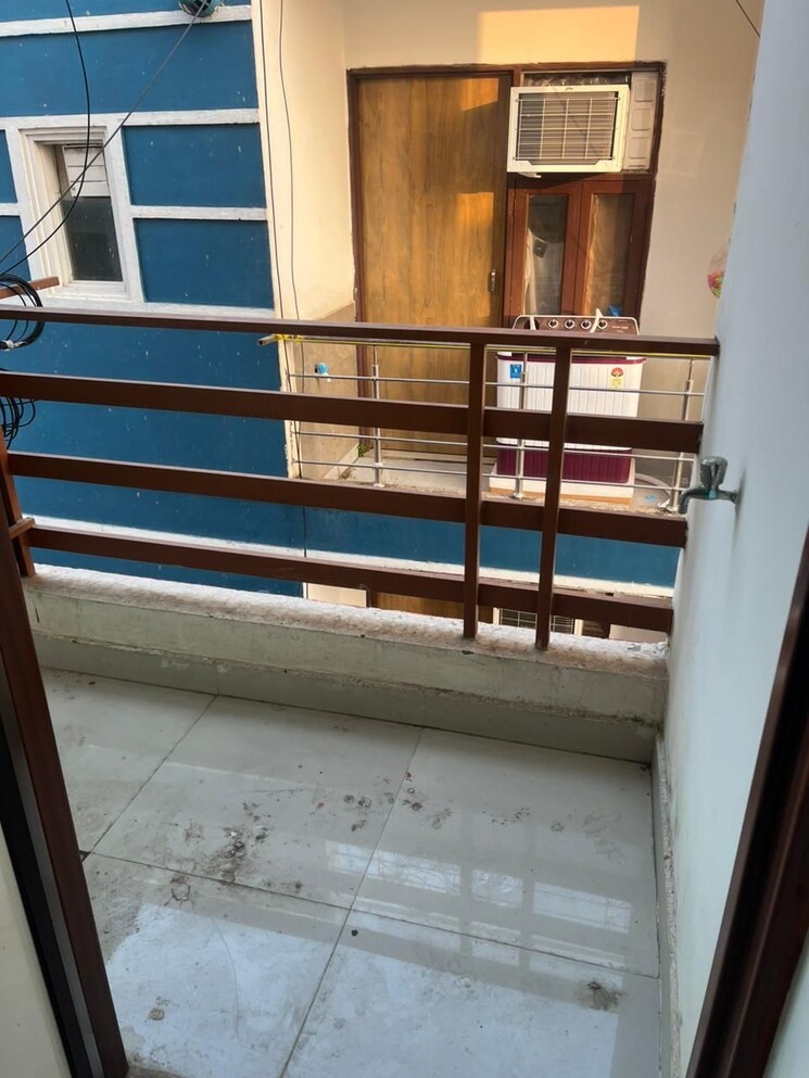 Balcony, palm-residency-chhatarpur 4 Bedroom 150 Sq.Yd. Independent House In Chattarpur Delhi 8232756
