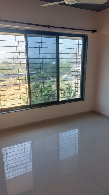 Room in 2 BHK Apartment at Shree Saraswati Co Op Hsg Society Ltd, Chembur – for Rent