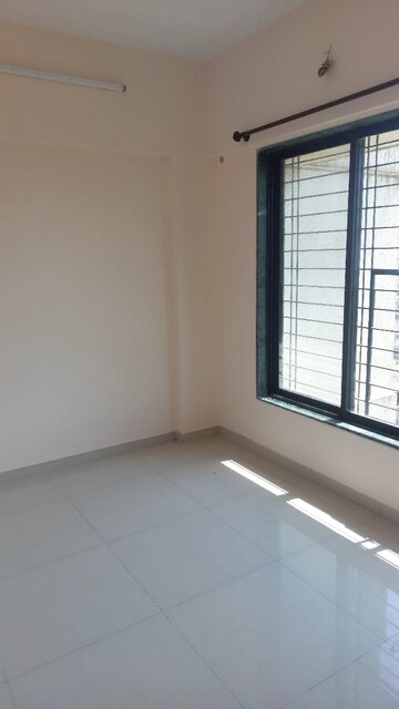 Room in 2 BHK Apartment at Shree Saraswati Co Op Hsg Society Ltd, Chembur – for Rent