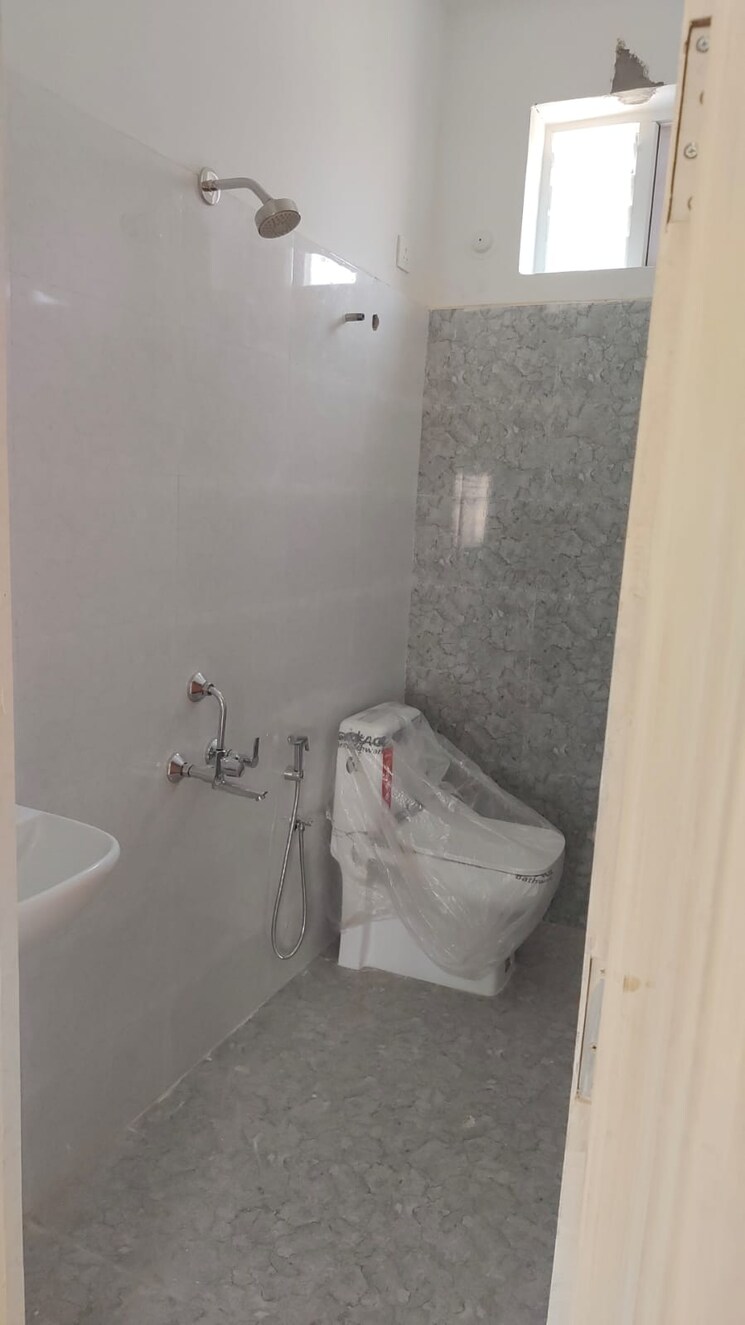 Bathroom, banjara hills 2 Bedroom 1046 Sq.Ft. Apartment In Banjara Hills Hyderabad 8232977