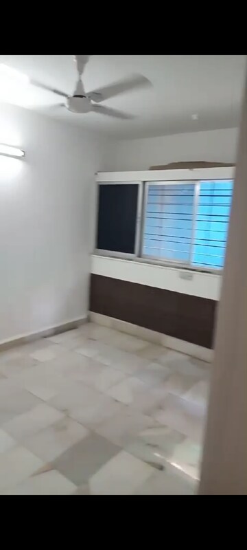 2 BHK Apartment For Rent in Vile Parle East
