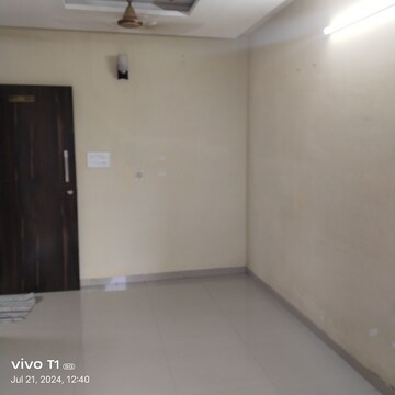 Room in 2 BHK Apartment at Vasant Vihar – for Rent