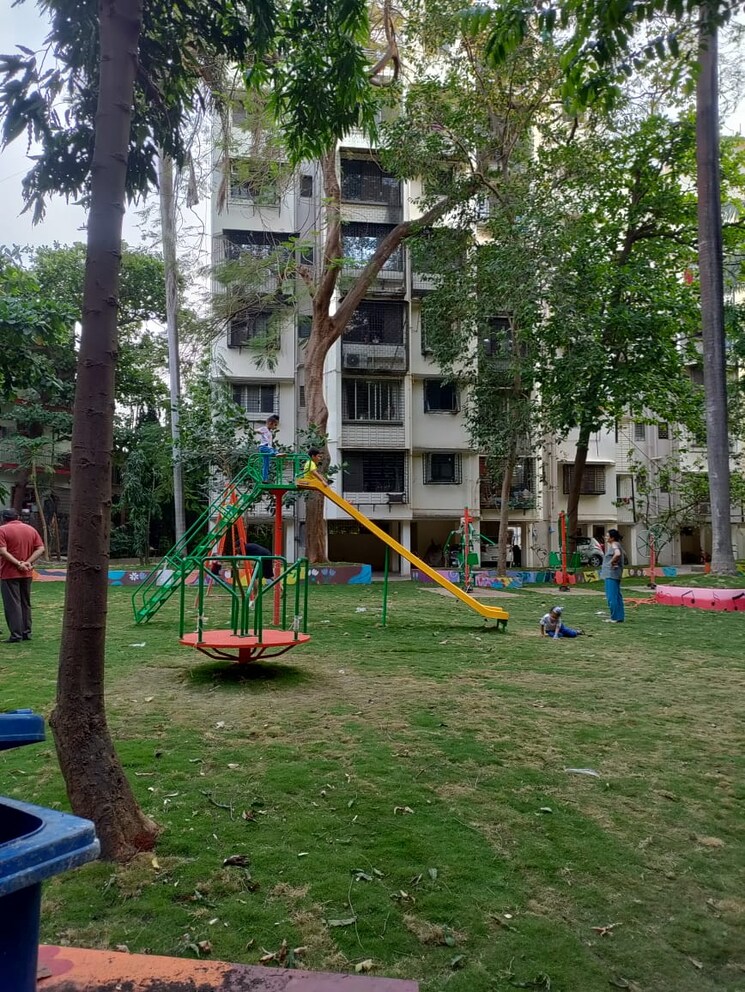 Garden, avishkar-chs 3 Bedroom 900 Sq.Ft. Apartment In Kandivali West Mumbai 8233061