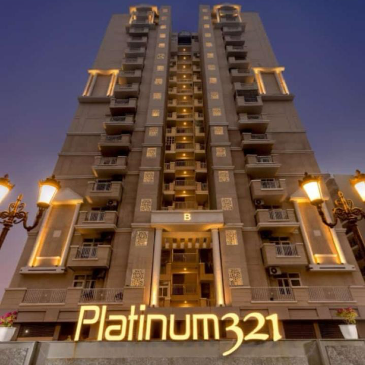 4 BHK + Pooja Room,Servant Room 2400 Sq.Ft. Apartment in M R Platinum 321