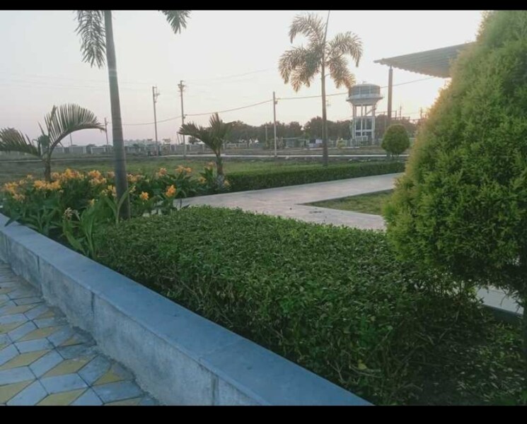 Garden, super corridor  1000 Sq.Yd. Plot In Super Corridor Indore 8233166