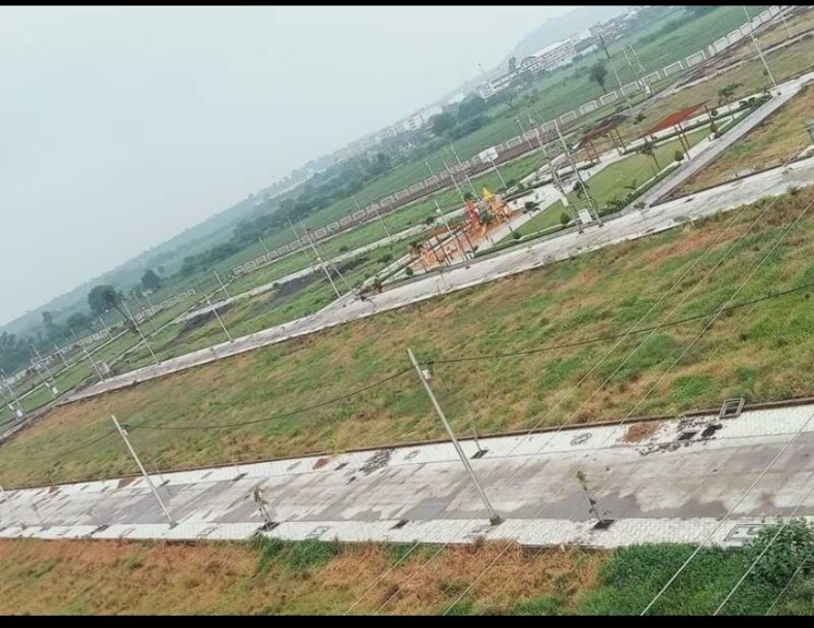 Garden, super corridor  1000 Sq.Yd. Plot In Super Corridor Indore 8233166