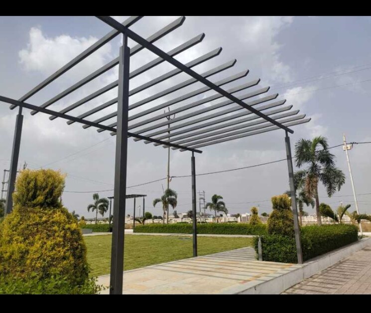 Garden, super corridor  1000 Sq.Yd. Plot In Super Corridor Indore 8233166