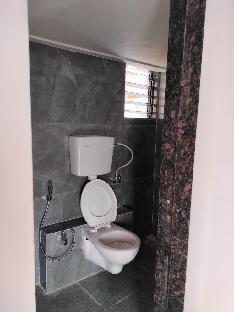 Bathroom, vasant vihar 1 Bedroom 720 Sq.Ft. Apartment In Vasant Vihar Mumbai 8233236