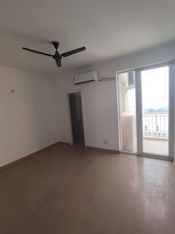 Room in 3.5 BHK Apartment at Emaar Gurgaon Greens, Sector 102 – for Rent