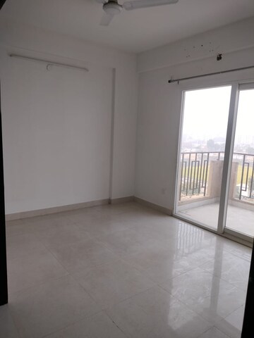 Room in 2 BHK Apartment at Signature Global Proxima, Sector 89 – for Rent