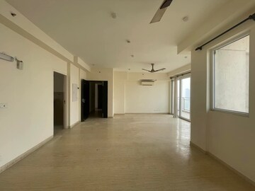 Room in 3 BHK Apartment at Conscient Heritage Max, Sector 102 – for Rent