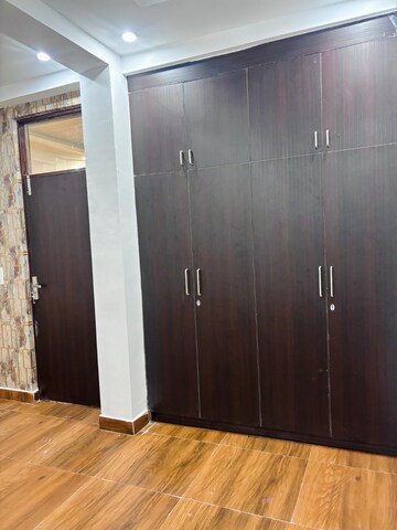 Room in 4 BHK Villa at Omson Nature Valley, Sector 10 Greater Noida – for Sale