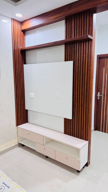 Room in 2 BHK Apartment at Signature Global Proxima, Sector 89 – for Rent