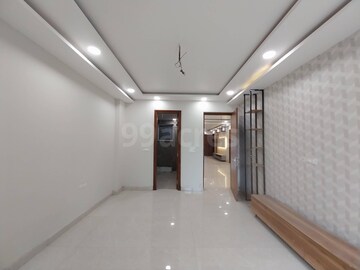 Room in 4 BHK Builder Floor at Parklands, Sector 85 – for Sale