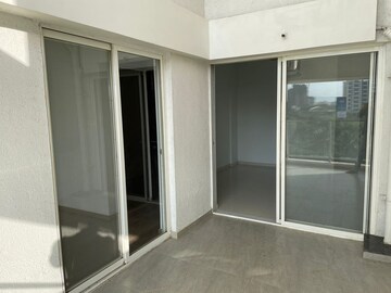 Room in 2 BHK Apartment at Geras Misty Waters, Mundhwa – for Rent