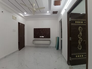 Parking in 1 BHK Apartment at Kondapur – for Rent