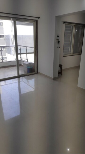 Room in 1 BHK Apartment at Venkatesh Graffiti, Keshav Nagar – for Rent