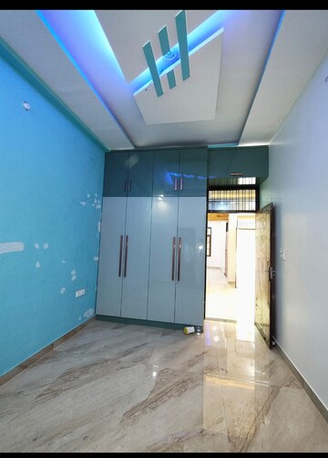 Room in 3 BHK Independent House at Jankipuram Extension – for Sale