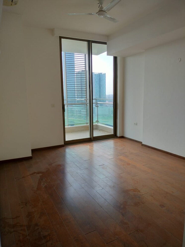 Room, m3m-golf-estate-fairway-east 3.5 Bedroom 3898 Sq.Ft. Apartment In Sector 65 Gurgaon 8233626