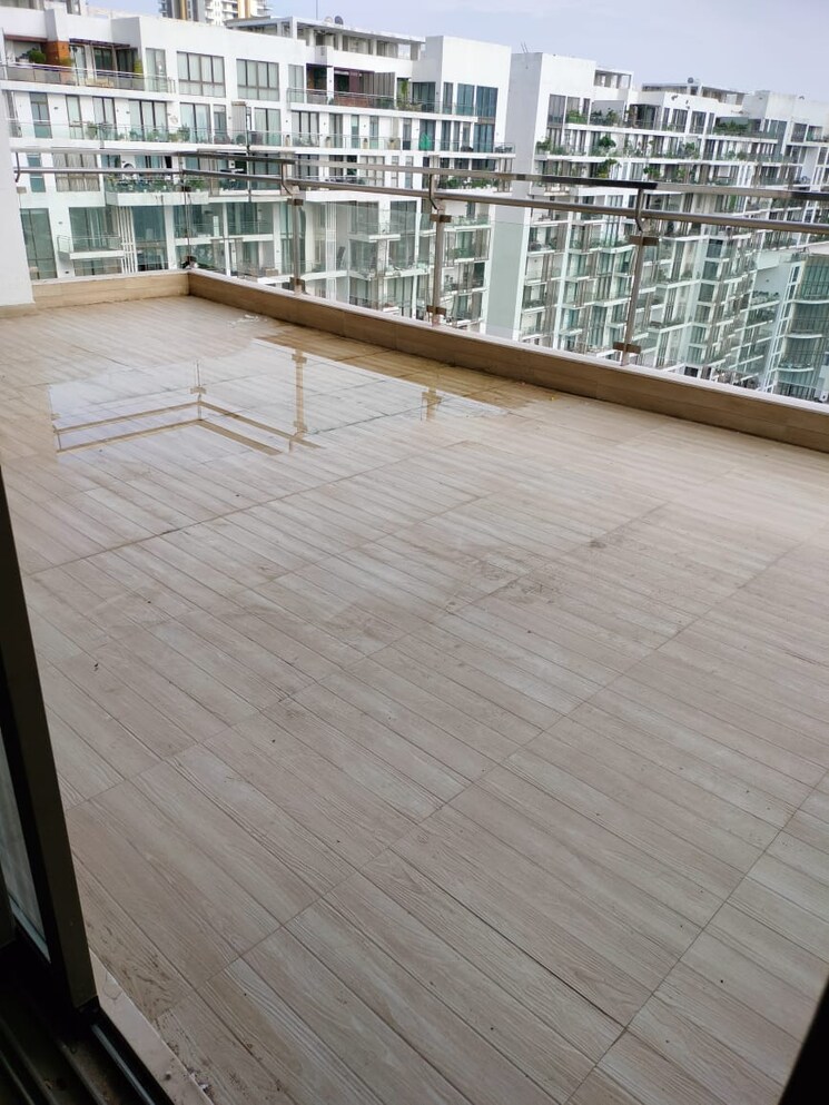 Balcony, m3m-golf-estate-fairway-east 3.5 Bedroom 3898 Sq.Ft. Apartment In Sector 65 Gurgaon 8233626