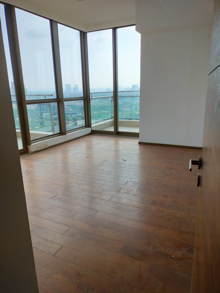 Room, m3m-golf-estate-fairway-east 3.5 Bedroom 3898 Sq.Ft. Apartment In Sector 65 Gurgaon 8233626