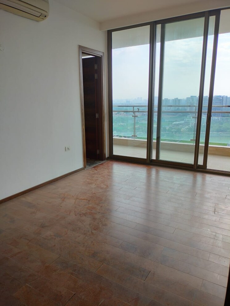 Room, m3m-golf-estate-fairway-east 3.5 Bedroom 3898 Sq.Ft. Apartment In Sector 65 Gurgaon 8233626