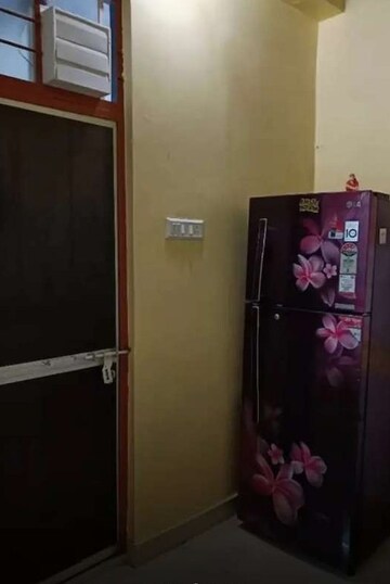 Furnished Amenities in 1 BHK Builder Floor at Aliganj – for Rent