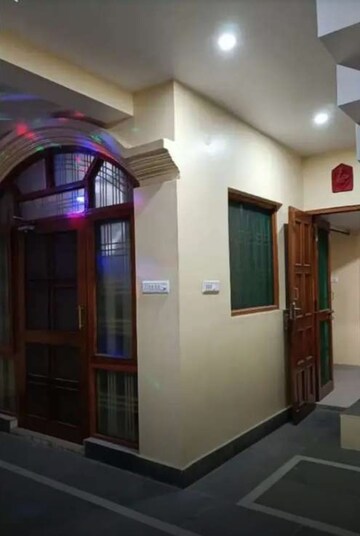 Building Lobby in 1 BHK Builder Floor at Aliganj – for Rent