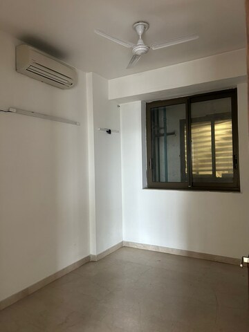 Room in 3.5 BHK Apartment at M3M Polo Suites, Sector 65 – for Rent