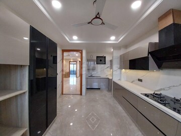 Building Lobby in 4 BHK Builder Floor at Parklands, Sector 85 – for Sale