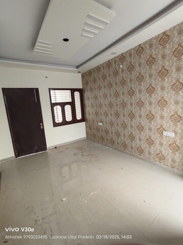 Room in 3 BHK Independent House at Jankipuram Extension – for Sale