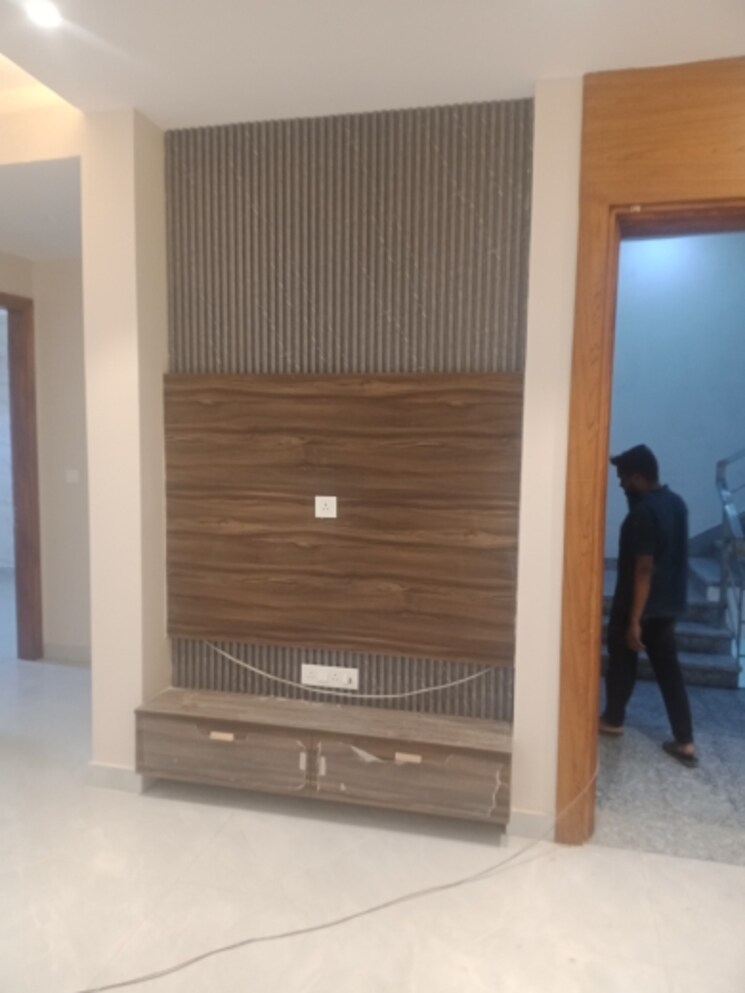 undefined, govt-housing-society 3.5 Bedroom 250 Sq.Yd. Builder Floor In Sector 64 Faridabad 8233797