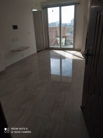Room in 2 BHK Apartment at Supertech Czar Suites, Omicron I Greater Noida – for Rent