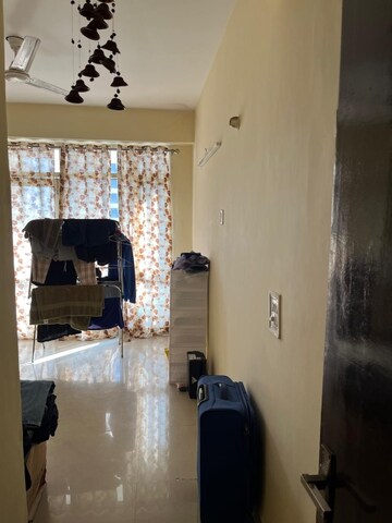 Room in 2.5 BHK Apartment at Today Ridge Residency, Sector 135 – for Rent