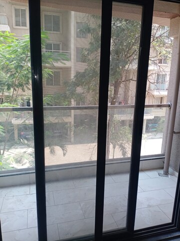 Room in 2 BHK Apartment at Choice Goodwill Crescent, Mundhwa – for Rent
