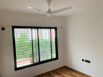 Room in 2 BHK Apartment at Unique Legacy Majestic, Mundhwa – for Rent