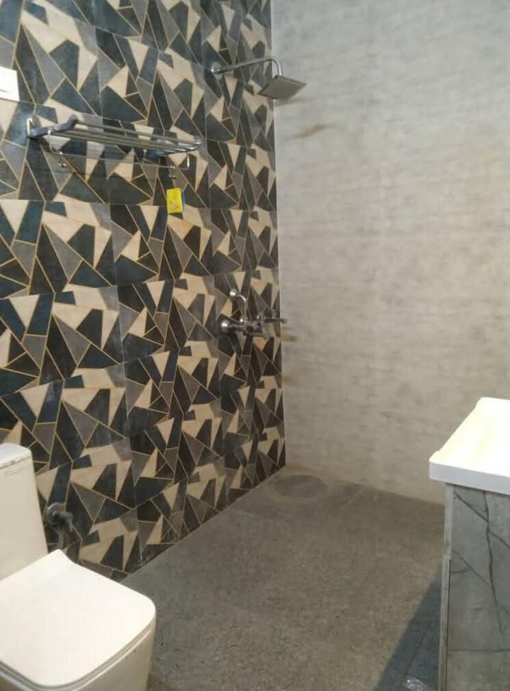 Bathroom, sector 42 4 Bedroom 2000 Sq.Ft. Builder Floor In Sector 42 Faridabad 8233895