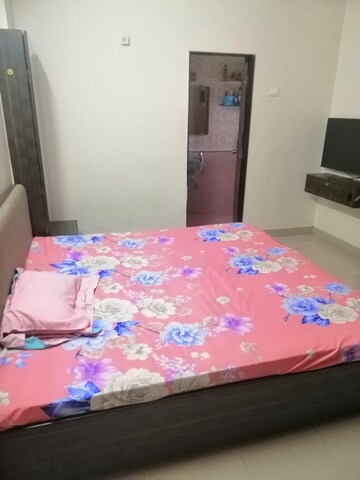 Bedroom in 2 BHK Apartment at Satellite Tower, Goregaon East – for Rent