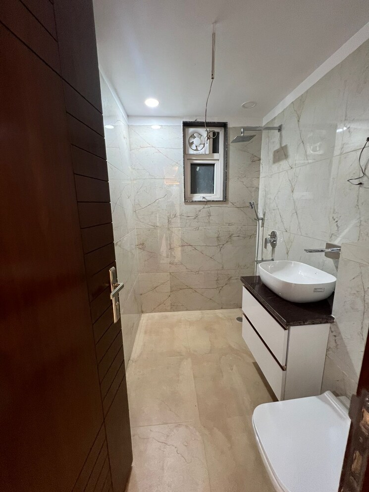 Bathroom, mahavir enclave 1 3 Bedroom 1100 Sq.Ft. Builder Floor In Mahavir Enclave 1 Delhi 8233958