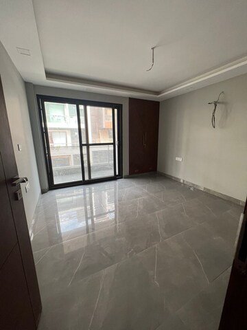Room in 3 BHK Builder Floor at Mahavir Enclave 1 – for Rent