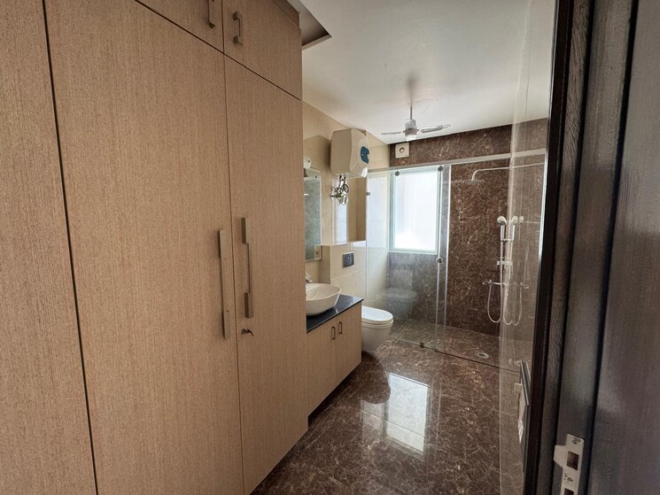 Bathroom, dlf phase i 4 Bedroom 2100 Sq.Ft. Builder Floor In Dlf Phase I Gurgaon 8233890