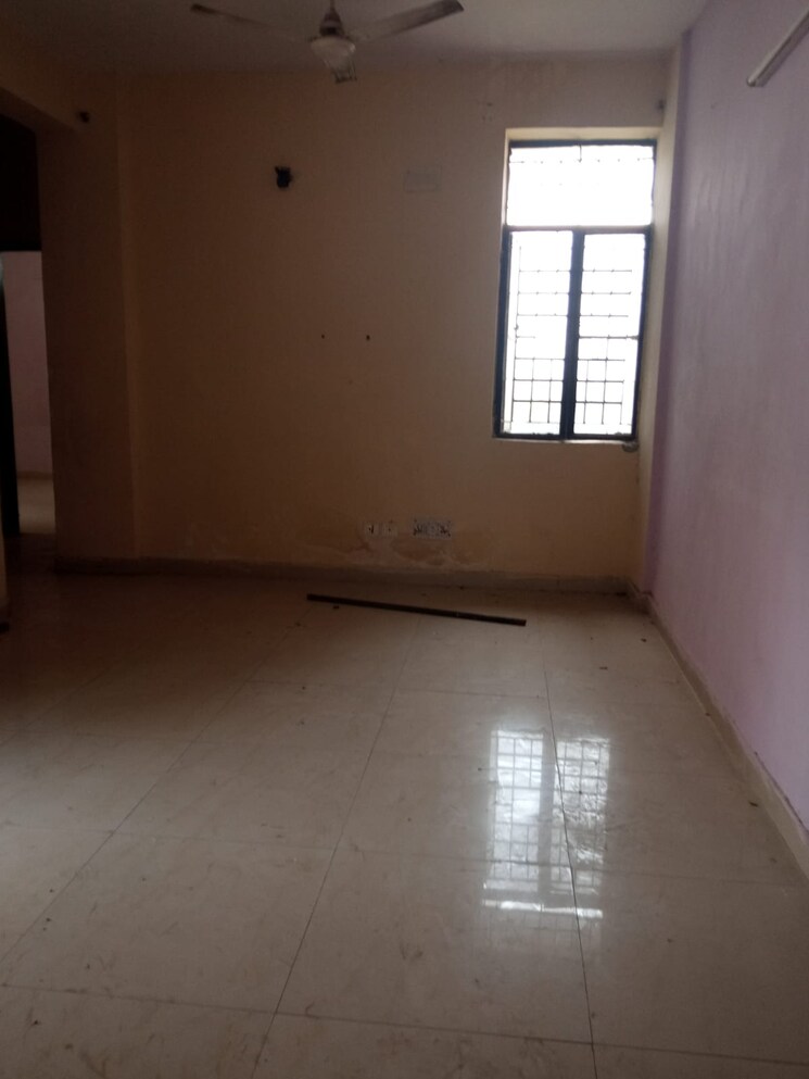 Room, best-view-apartments 1.5 Bedroom 875 Sq.Ft. Apartment In Sector 99 Noida 8234089