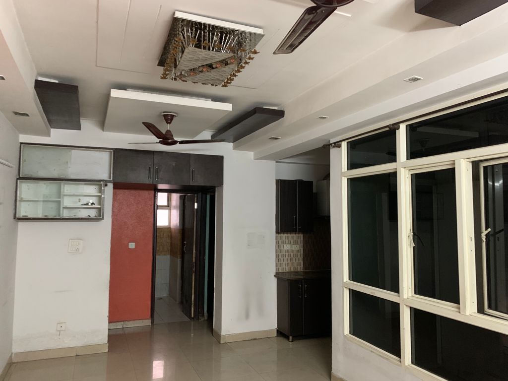 3 BHK 1550 Sq.Ft. Apartment in Mahagun Mascot