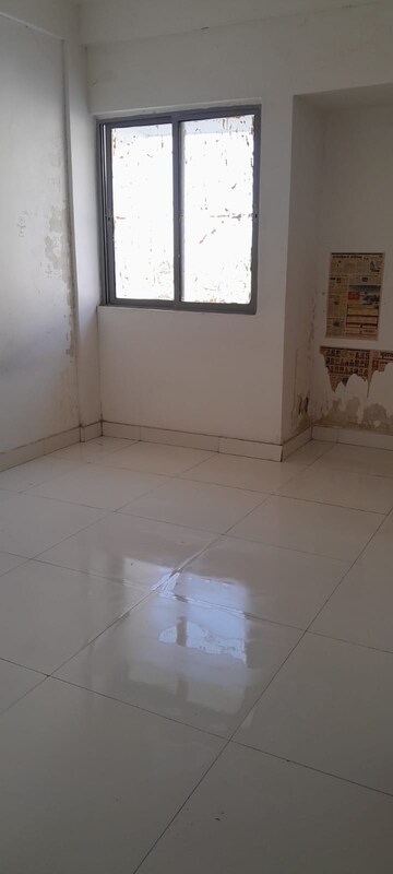 Room in 1 BHK Apartment at Borivali East – for Sale