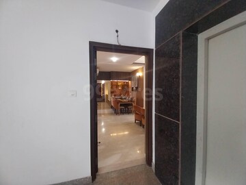 Room in 3 BHK Apartment at Rise SkyBungalows, Sector 41 – for Sale