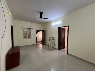 Room in 2 BHK Builder Floor at Hsr Layout – for Rent