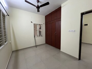 Room in 2 BHK Builder Floor at Hsr Layout – for Rent