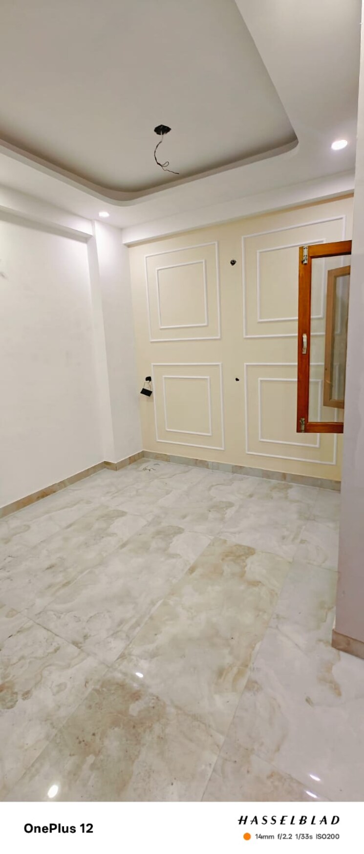 Room, sector 73 1 Bedroom 600 Sq.Ft. Builder Floor In Sector 73 Noida 8234277