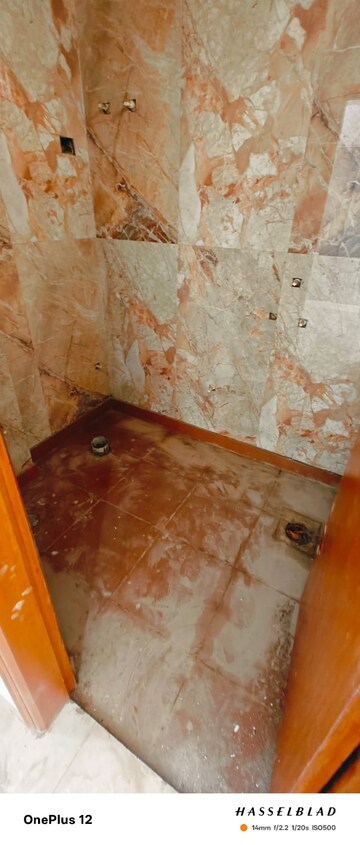 Furnished Amenities in 1 BHK Builder Floor at Sector 73 – for Sale