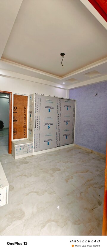 Room in 1 BHK Builder Floor at Sector 73 – for Sale